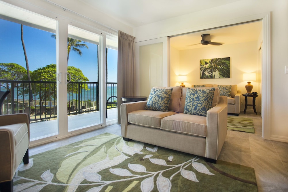 1 Bedroom Ocean Front with Den photo 1