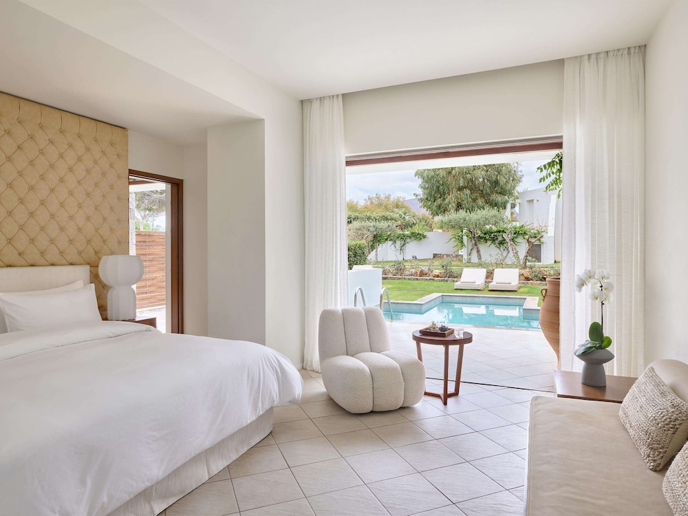 Swim up 2- bedroom suite