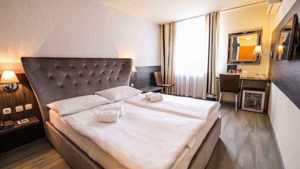 Standard Single Room - Photo 2