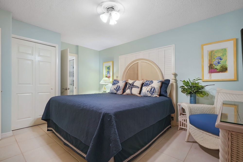 Condo 5, 2 Bedrooms, Ocean View photo 3