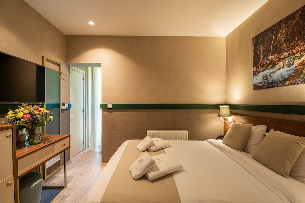 Economy Single Room, 1 Double Bed, Private Bathroom (with neighborhood view)