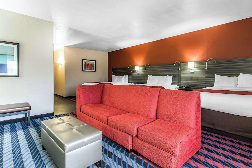 Suite, 1 King Bed with Sofa bed, Accessible, Non Smoking - Photo 16
