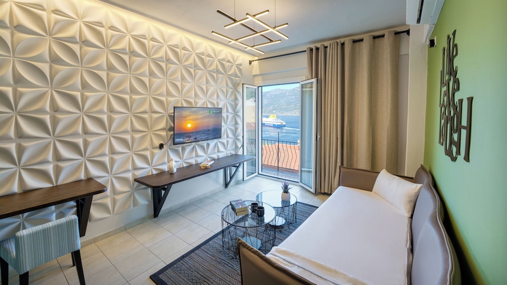 Luxury Apartment, 1 Queen Bed with Sofa bed, Balcony, Sea View