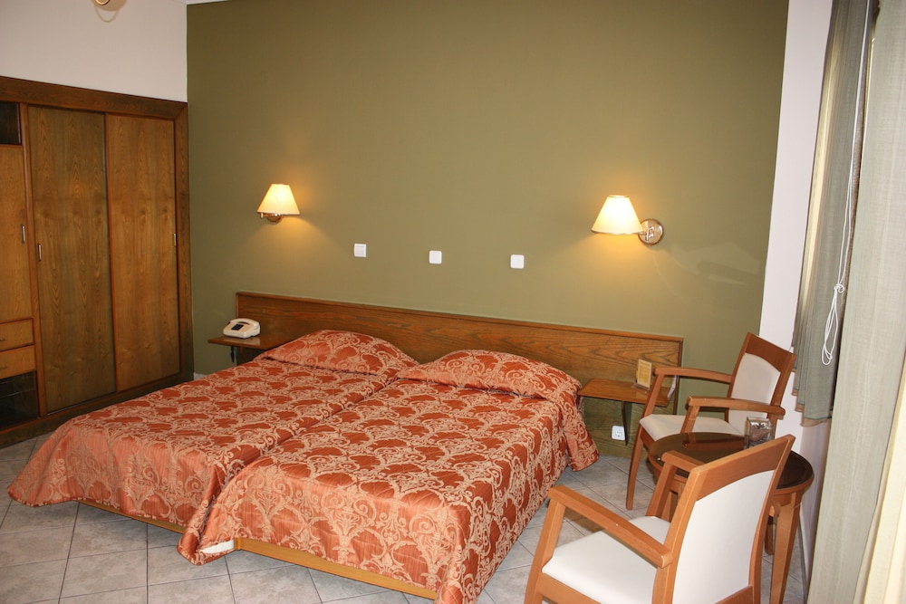Standard Double or Twin Room photo 3