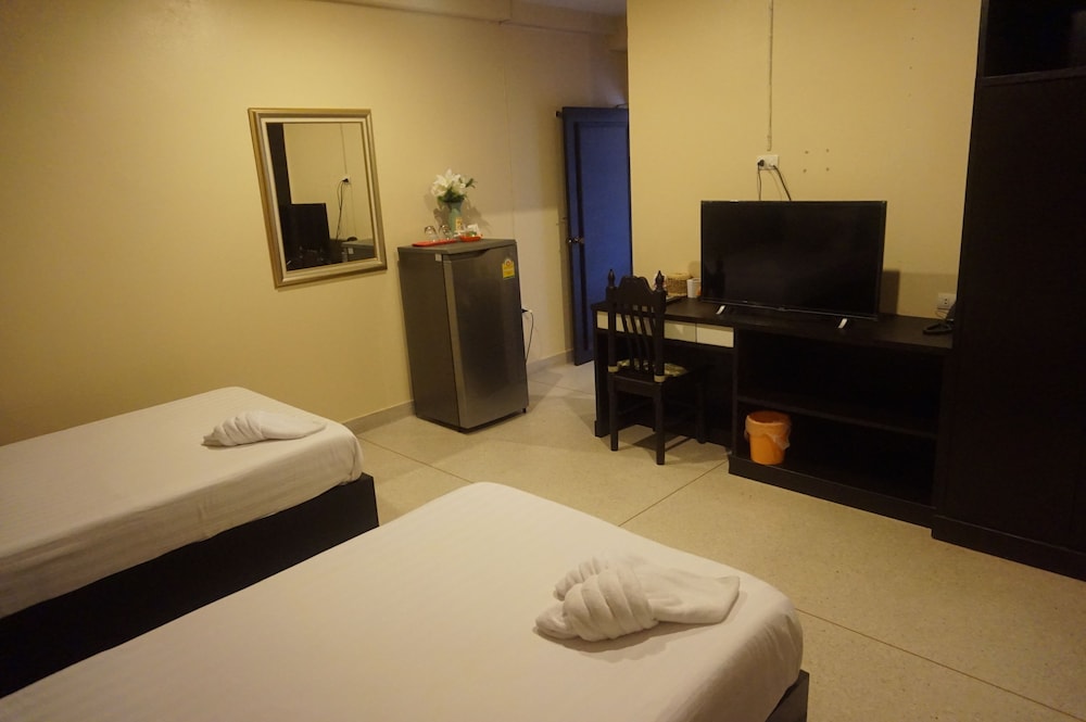 Deluxe Twin Room photo 2