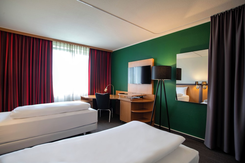 Club Twin Room