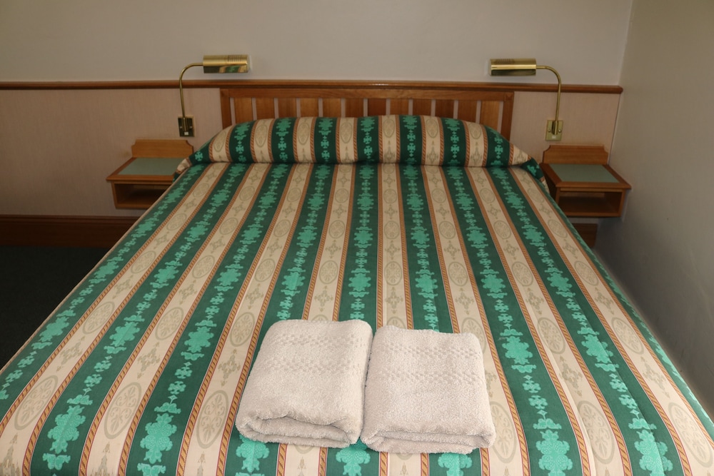 Queen Room photo 1