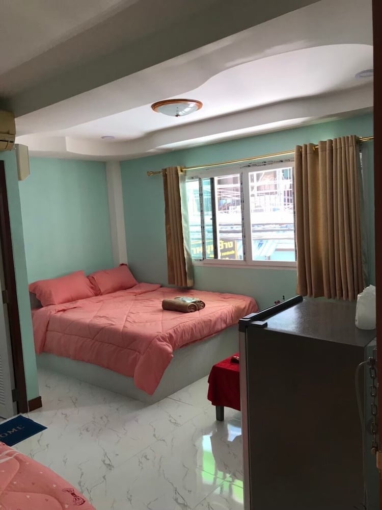 Standard Double Room, No Windows photo 3