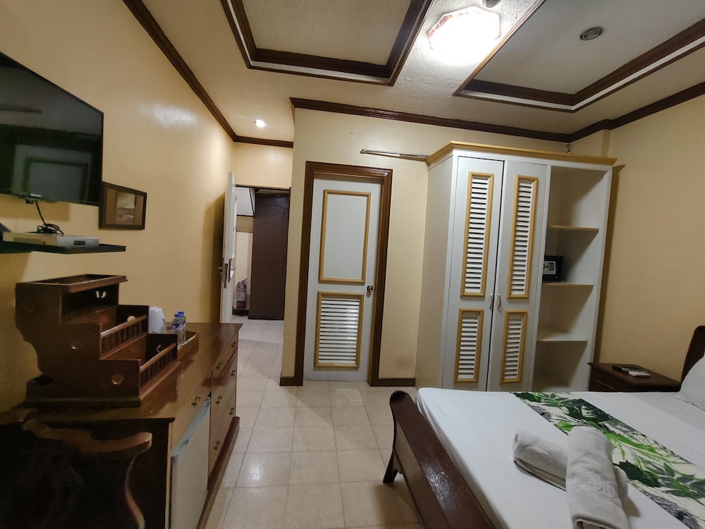 Deluxe Room - Photo 3