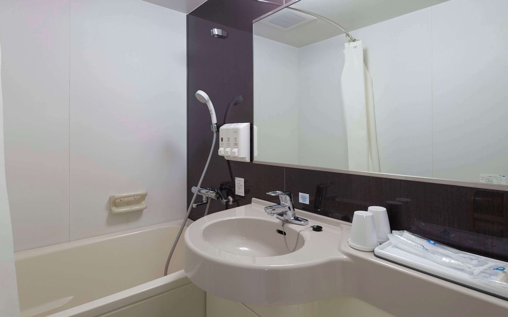 Room, 3 Twin Beds, Non Smoking (Triple) - Photo 7