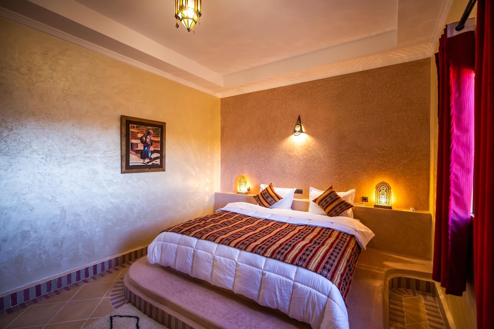 Deluxe Twin Room - Photo 8