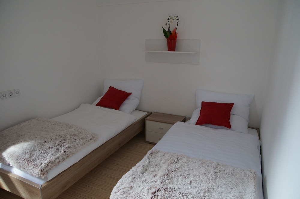 Deluxe Suite, 2 Bedrooms, Balcony photo 2