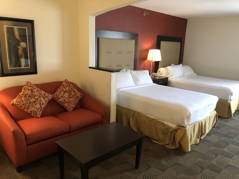 Room, Multiple Beds, Non Smoking - Photo 4