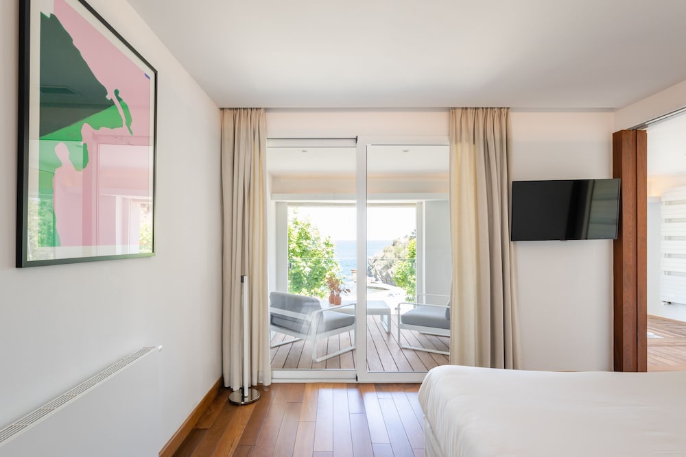 Premium Suite, Hot Tub, Sea View photo 2