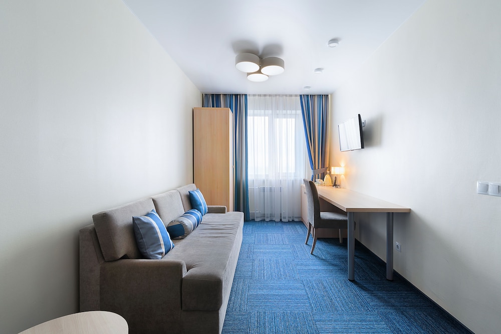 Suite, City View