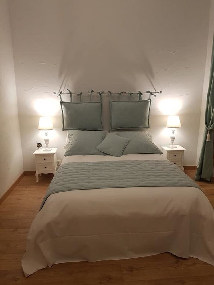 Standard Double Room (Jacques Prevert)