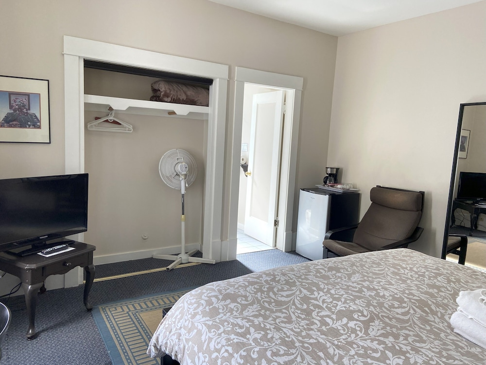 Classic Room, 1 Queen Bed