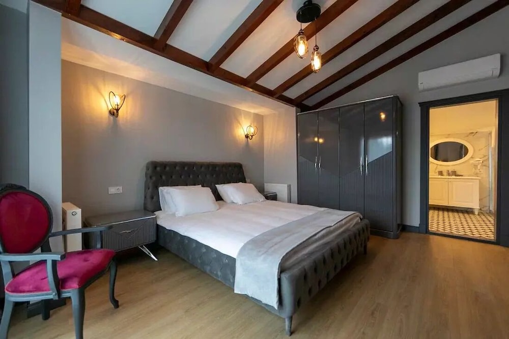 Royal Villa photo 1