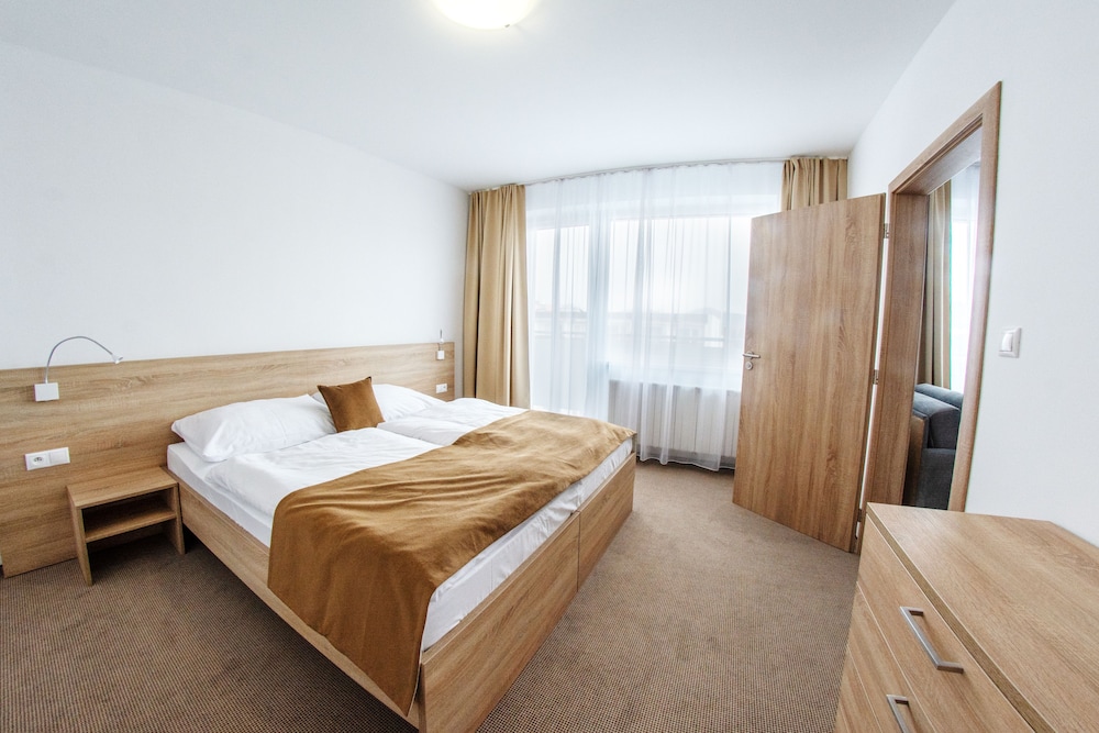 Apartment, 1 Queen Bed, City View photo 1