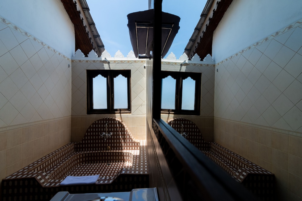 Deluxe Room, Pool View