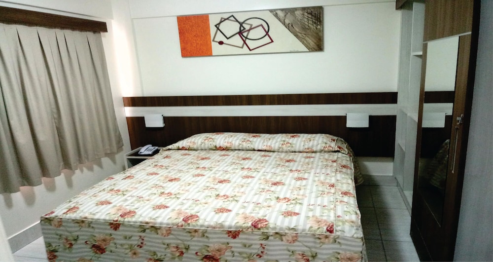 Apto, Sacada C/ Vista Parque Aquático E Roupa De Cama