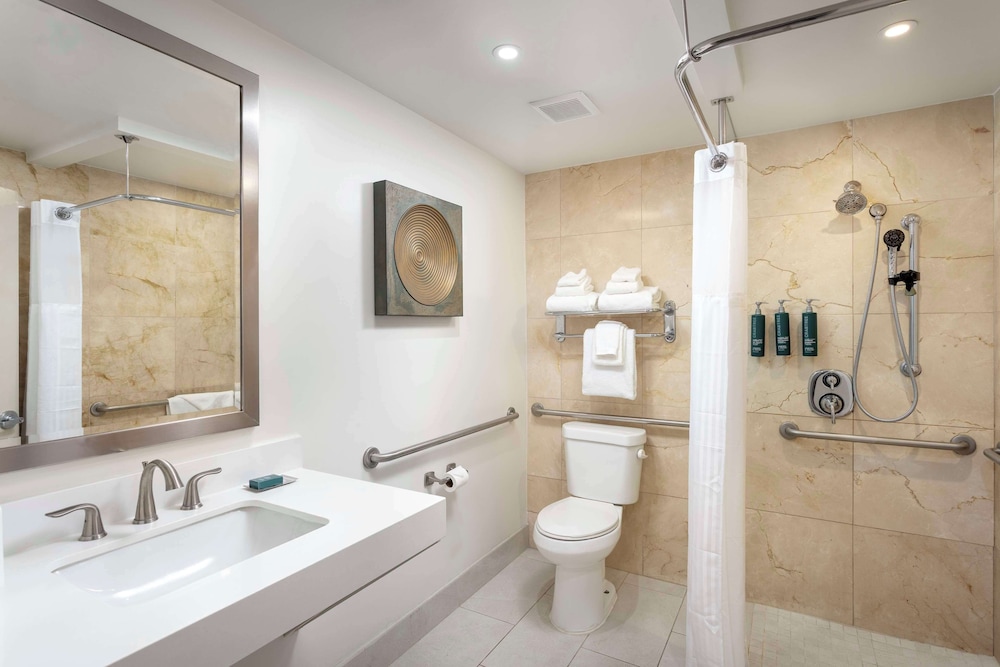 Room, 2 Queen Beds, Accessible (Mobility, 3x3 Shower) - Photo 4