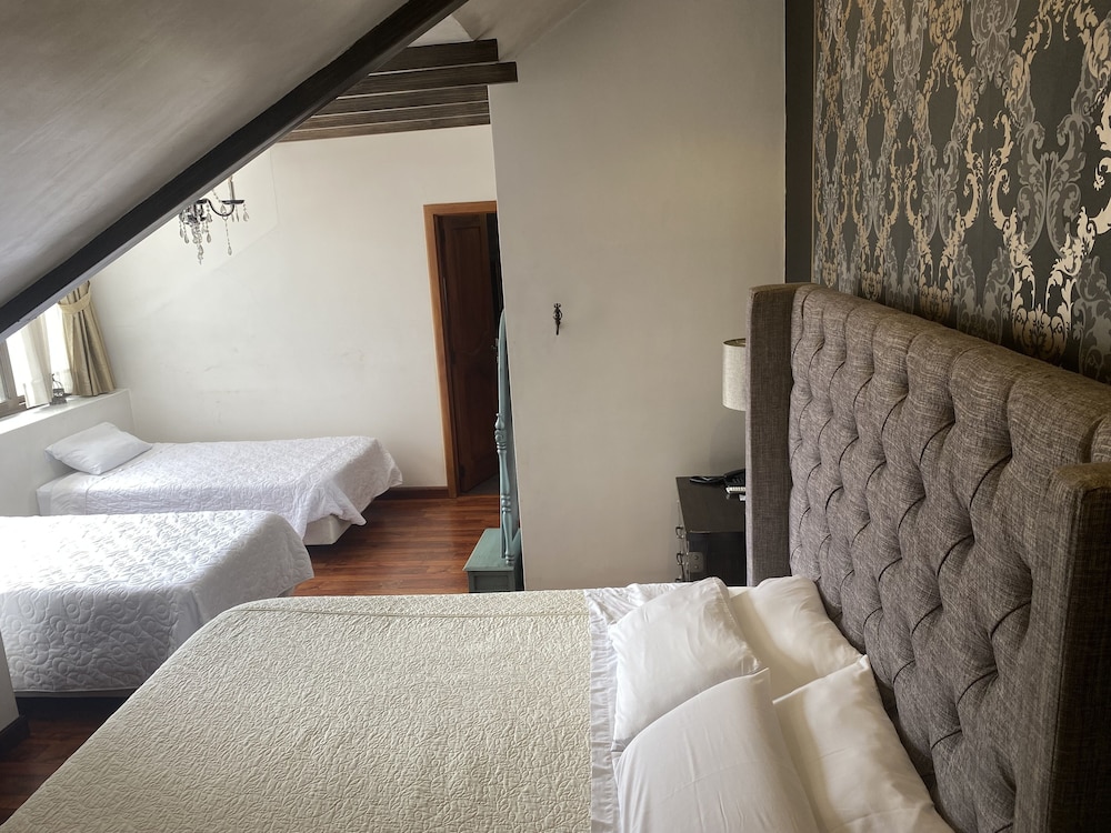 Family Triple Room, City View photo 1