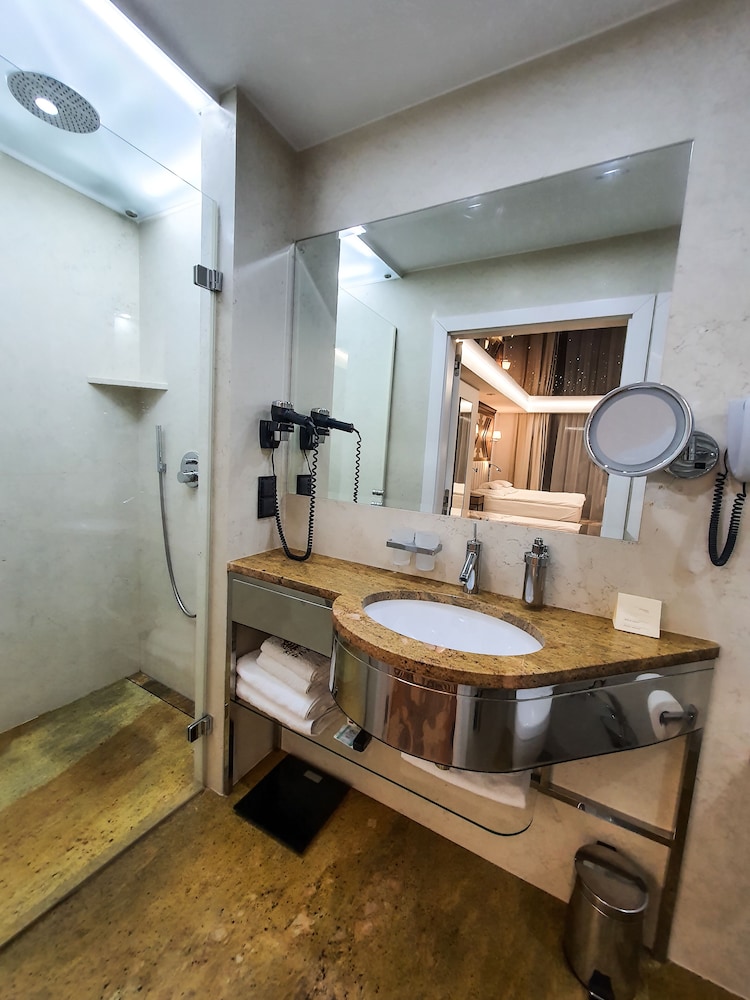 Standard Double Room - Photo 3
