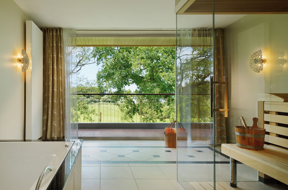 Luxury Suite