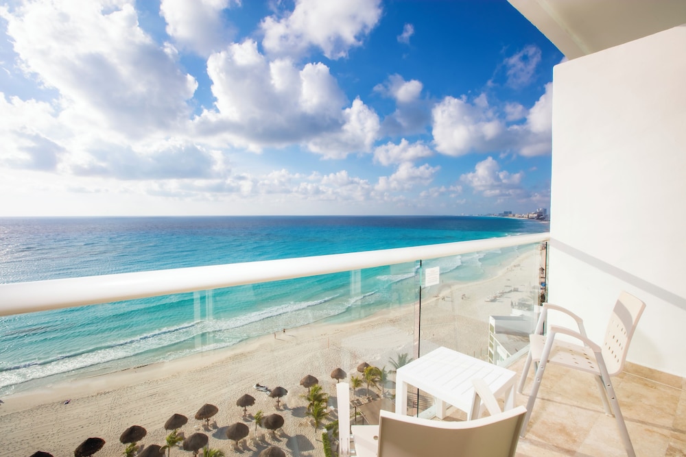 Krystal Club with Balcony Ocean View, King Bed - Photo 6