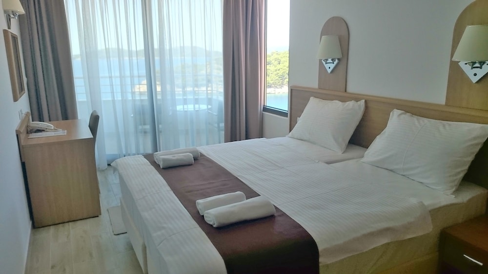 Deluxe Double or Twin Room, Sea View