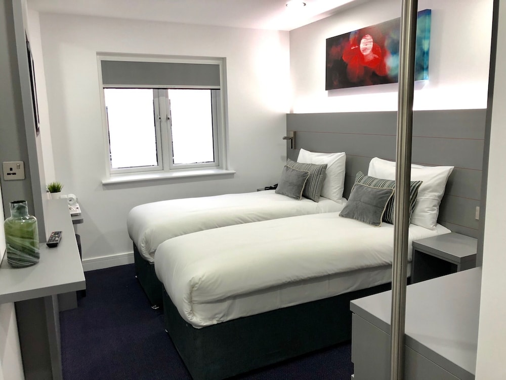 Double or Twin Room, Ensuite - Photo 3