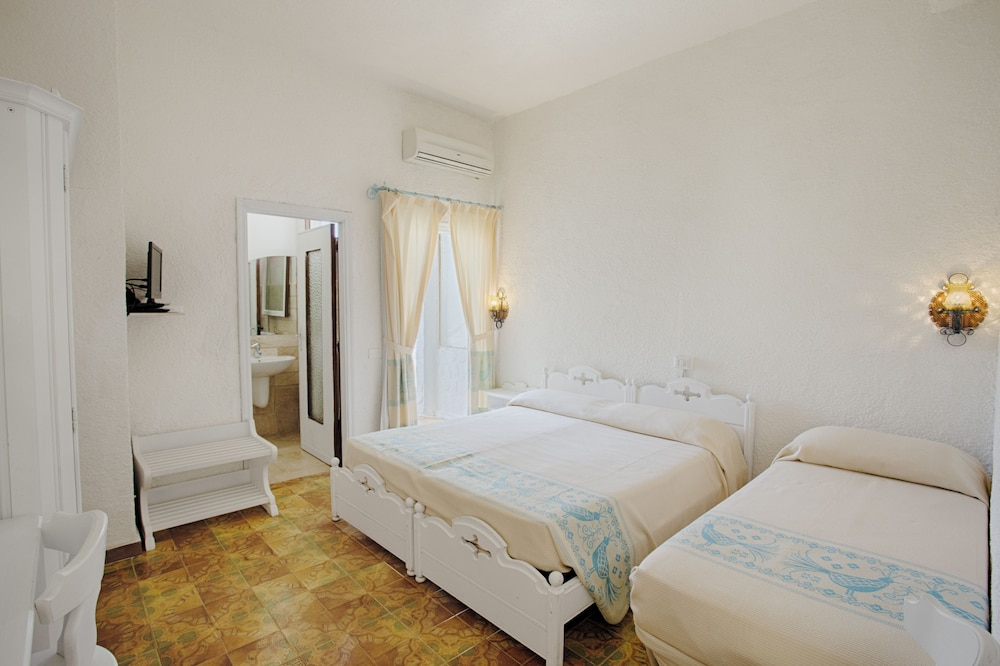 Double Room (with extra bed )