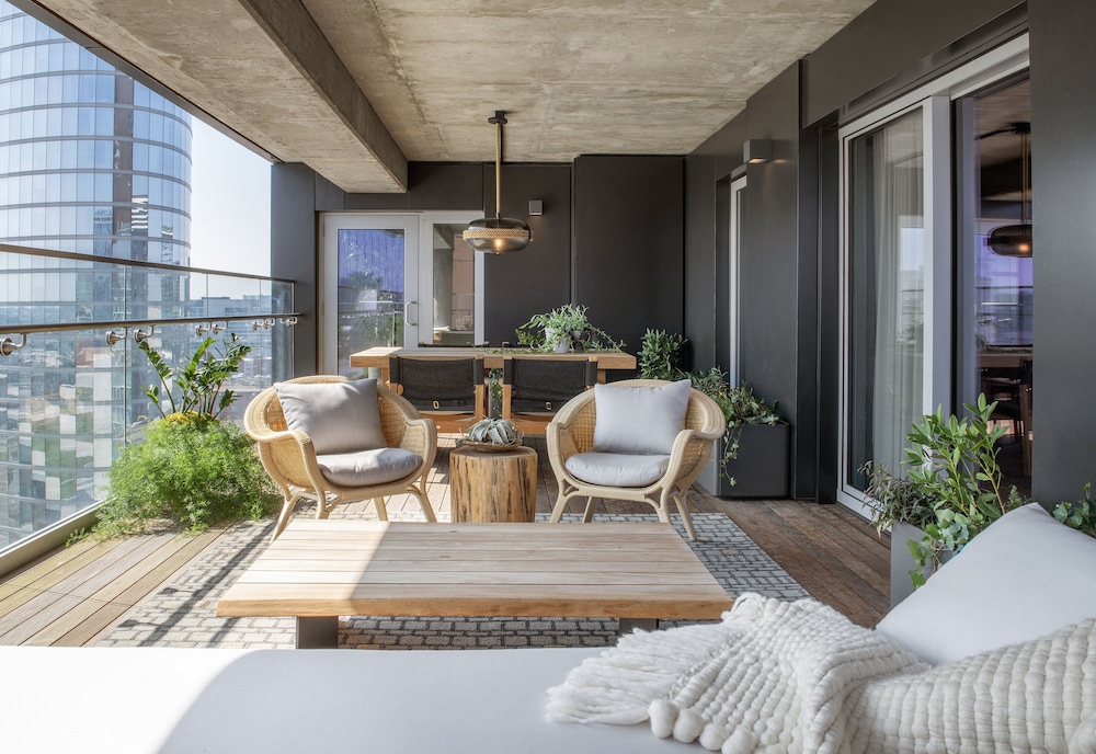 Room (Arbor)