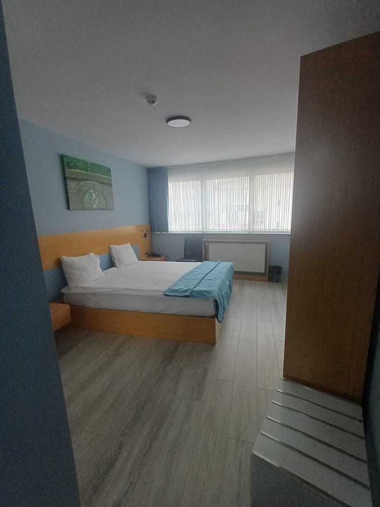 Standard Room photo 2