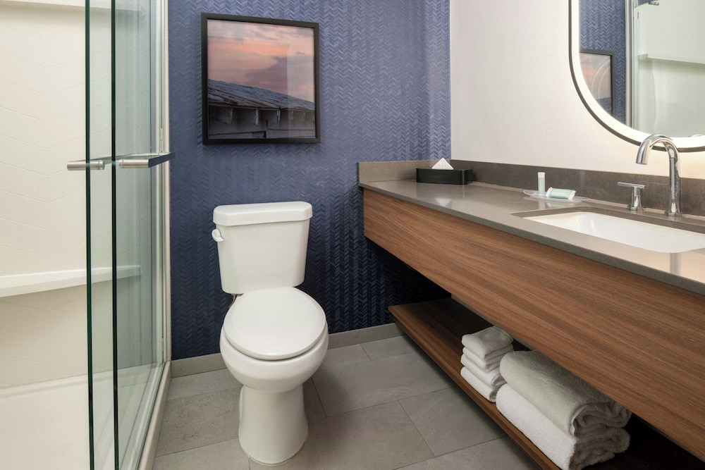 Suite, Multiple Beds - Photo 10
