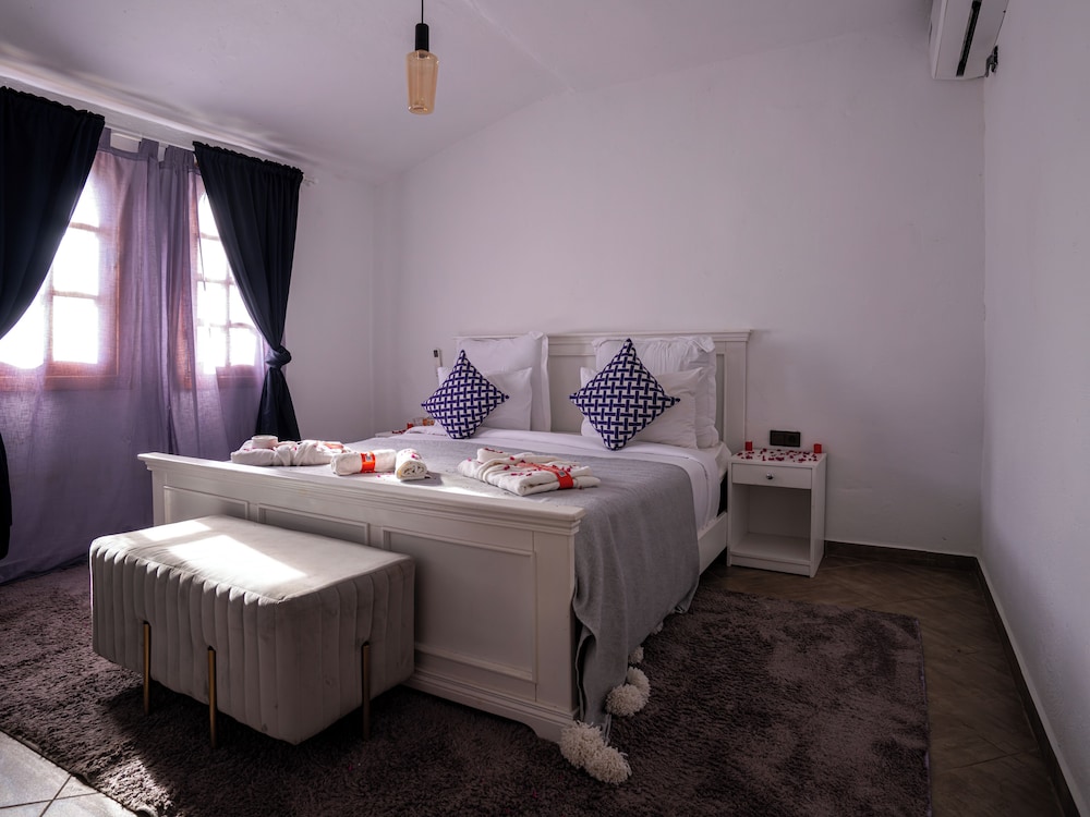 Junior Suite, Pool View