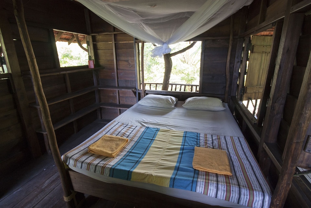 Traditional Tree House, Balcony, Ocean View photo 2
