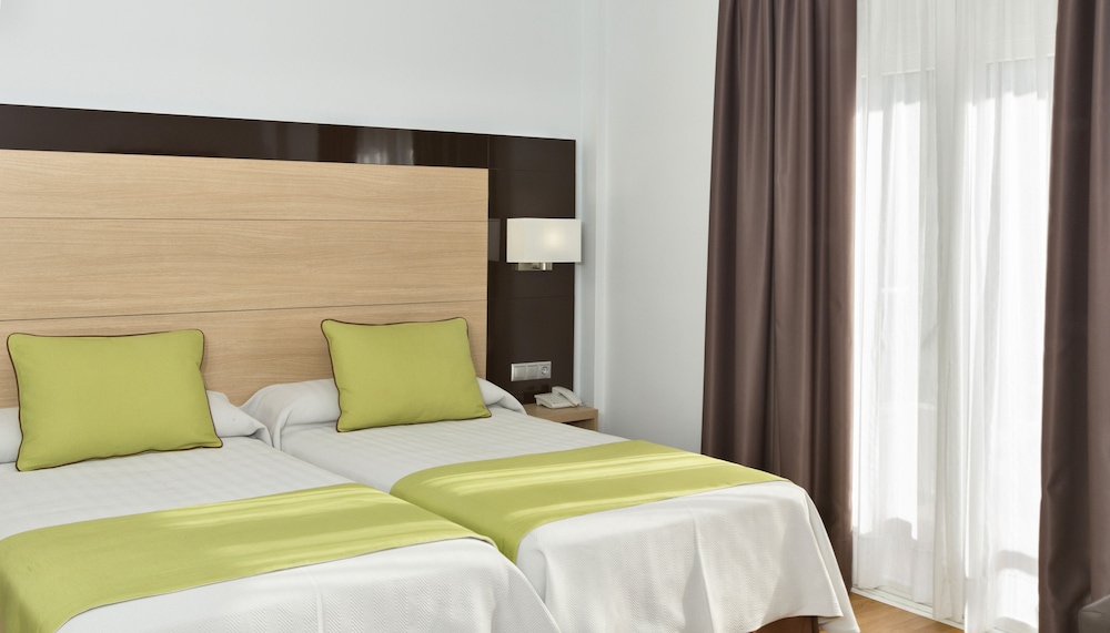 Standard Room - Photo 10