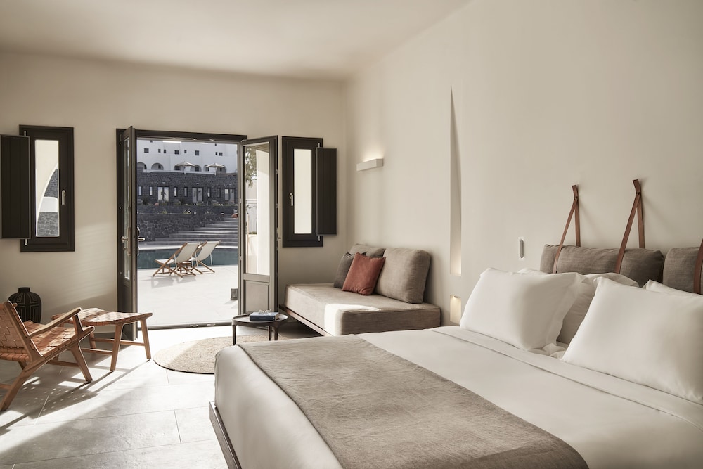 Standard Suite - Photo 1