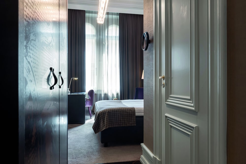 Smaller Standard Double Room - Photo 11