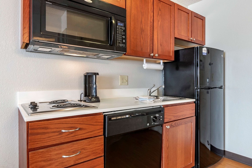 Signature Suite, 1 Queen Bed, Accessible, Non Smoking (Efficiency) - Photo 2