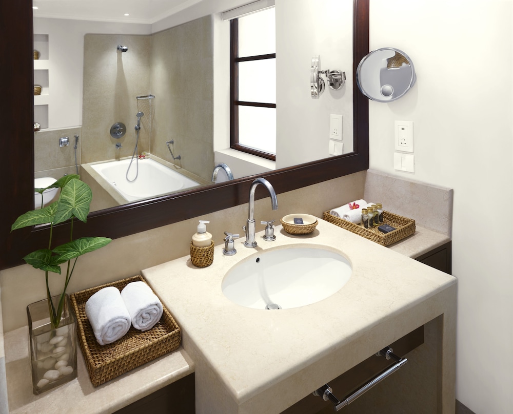 Superior Room, 2 Twin Beds, Balcony, Garden View (1st Floor) - Photo 2