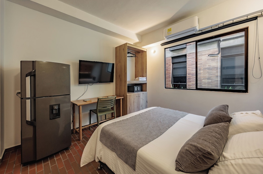 Standard Studio, 1 Queen Bed, Kitchen photo 3