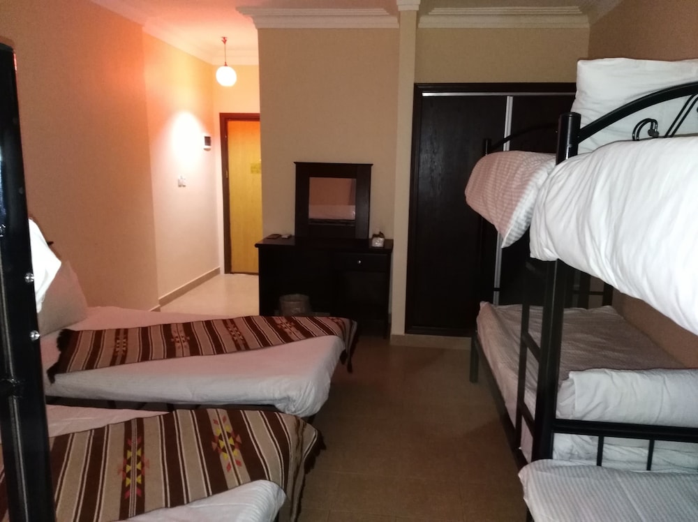 Bed in Deluxe Shared Dormitory, Mixed Dorm, Balcony, City View