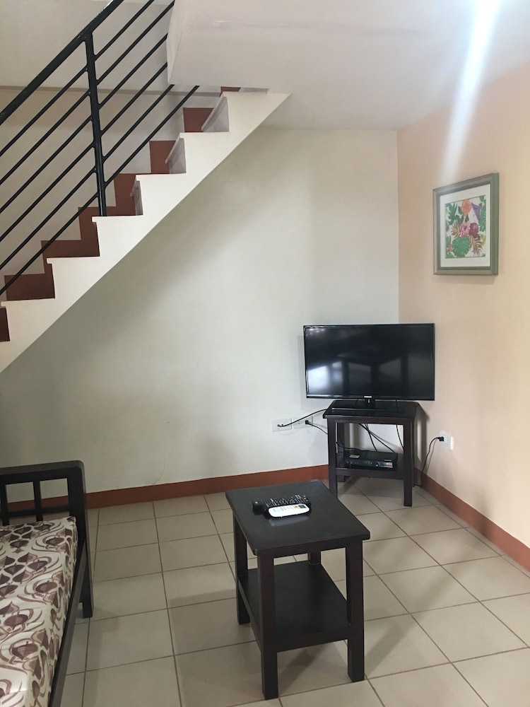 Apartment 2 photo 2