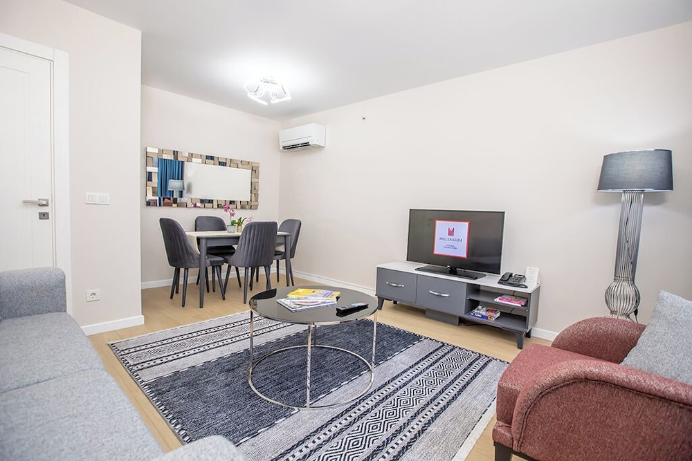Executive Serviced Apartments with One King and Two Single Beds and a Private Balcony photo 1
