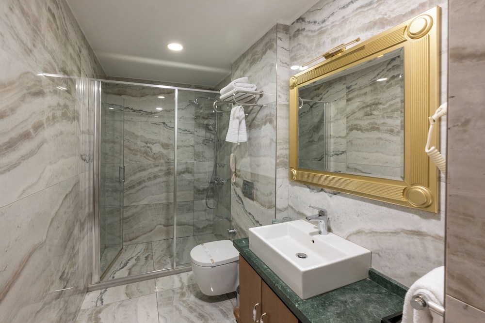 Deluxe Quadruple Room with Terrace photo 2