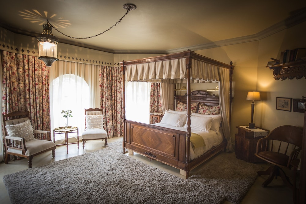 Room (The Katryn)