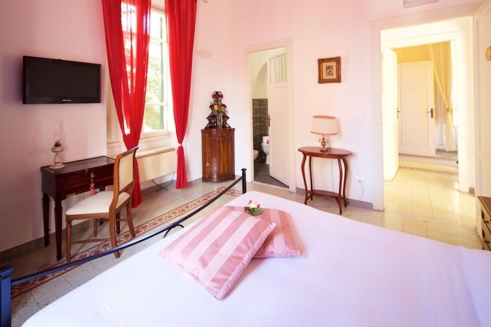 Classic Room, Garden View